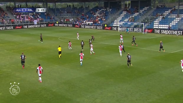 Tadic helps Ajax draw with Leipzig